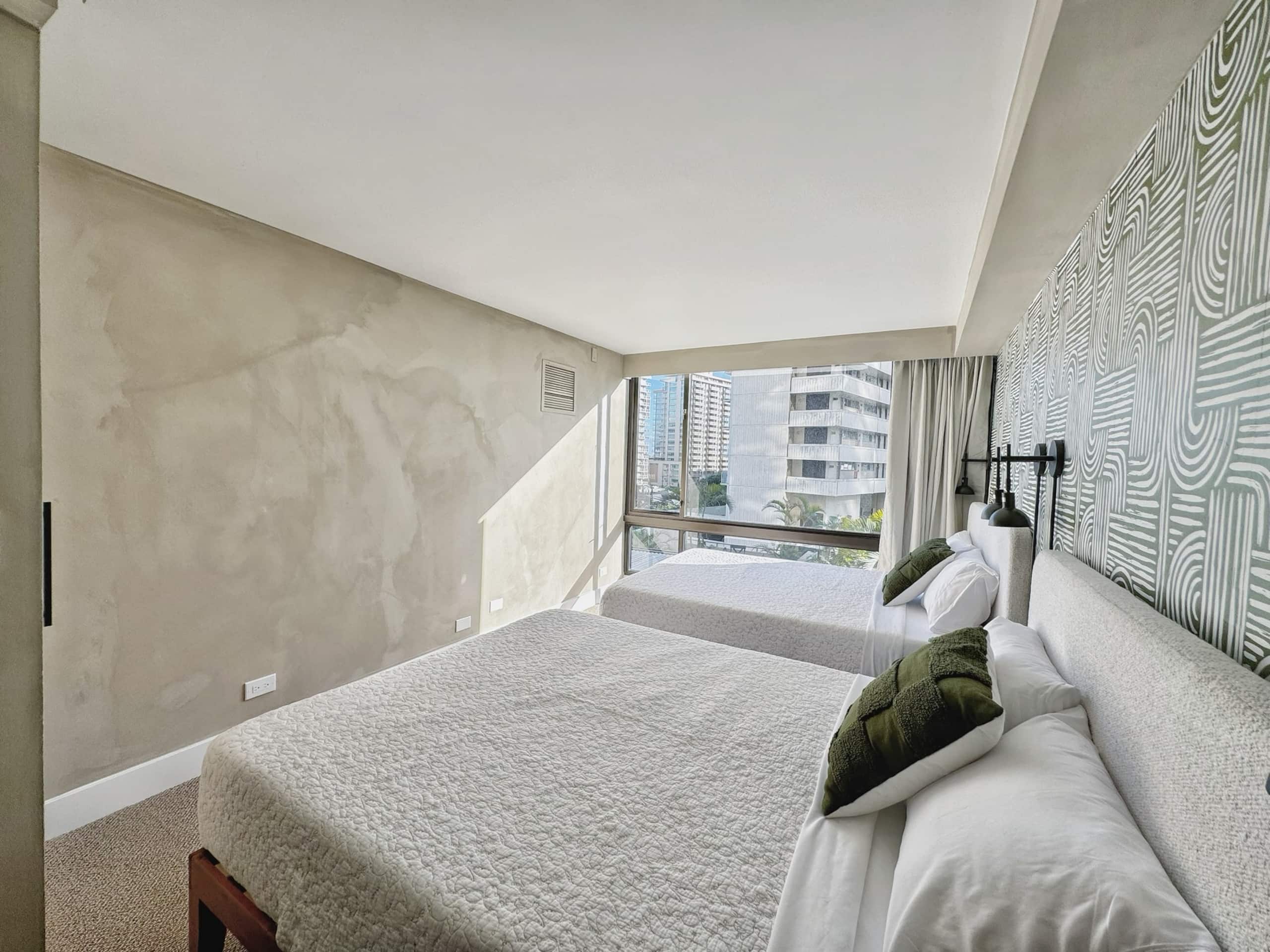 *Close to Beach Modern 1BR in Waikiki w/Parking* - Image 32