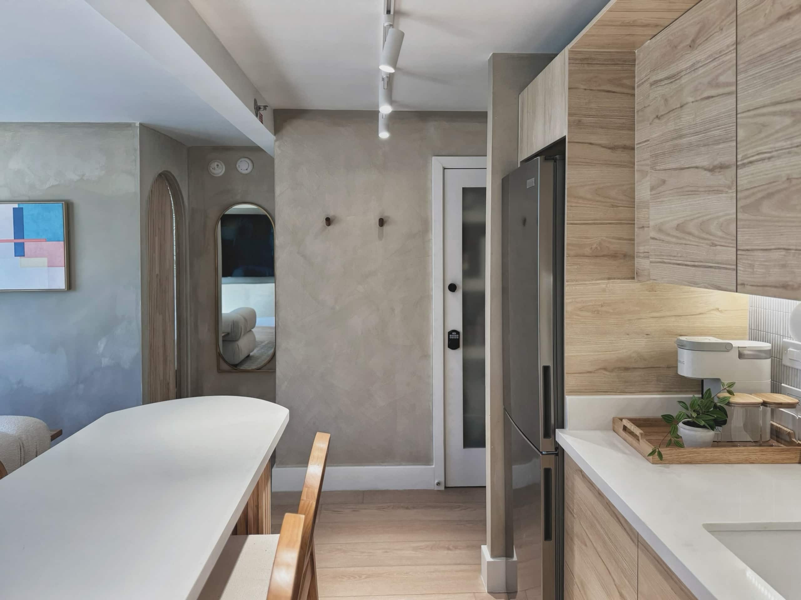 *Close to Beach Modern 1BR in Waikiki w/Parking* - Image 19