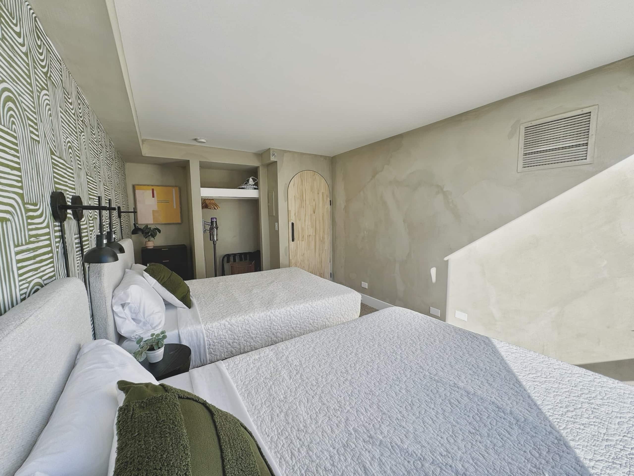 *Close to Beach Modern 1BR in Waikiki w/Parking* - Image 31