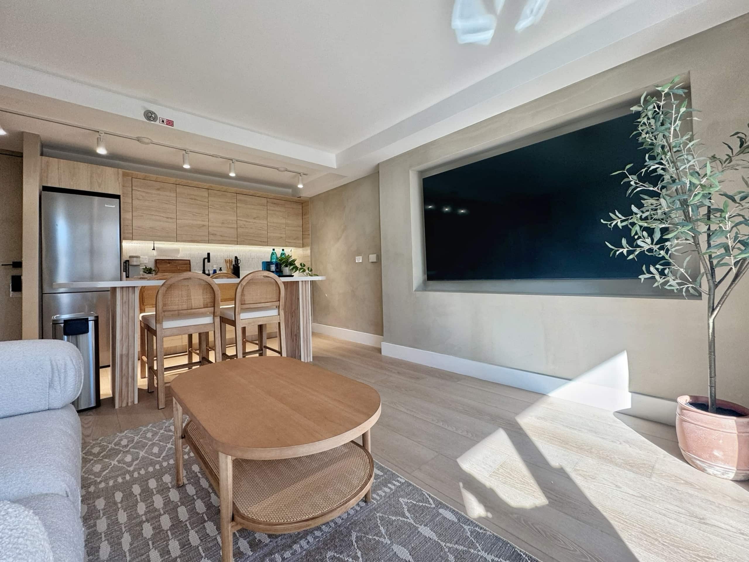 *Close to Beach Modern 1BR in Waikiki w/Parking* - Image 12