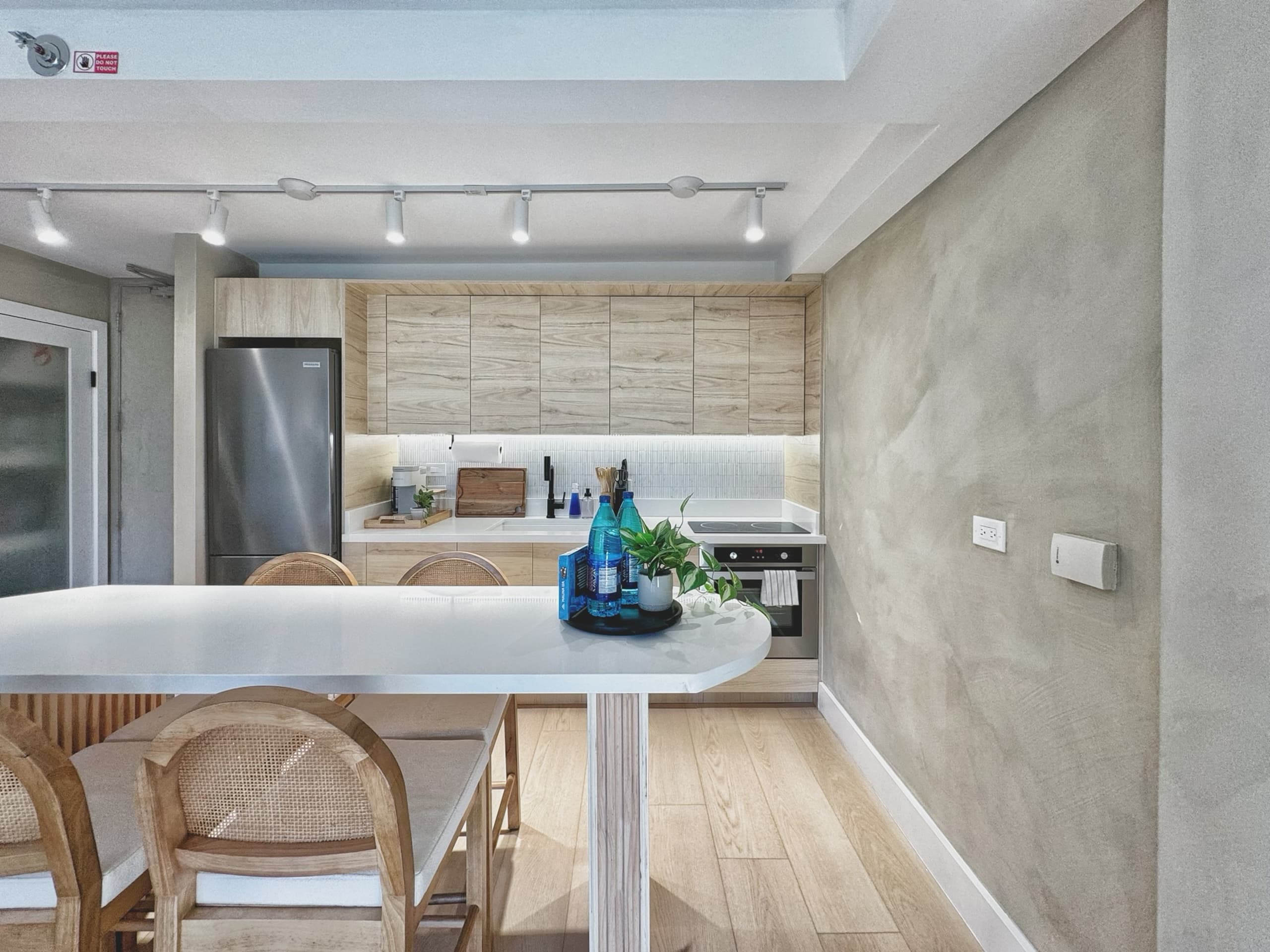 *Close to Beach Modern 1BR in Waikiki w/Parking* - Image 16