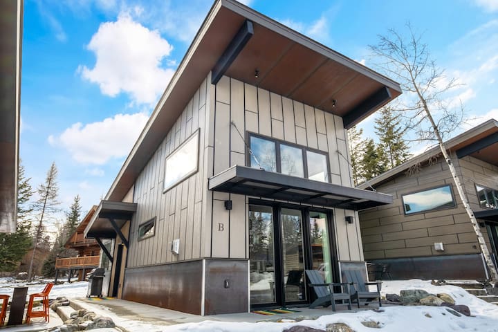 Whitefish Luxury Cabins managed Airbnb listing 2