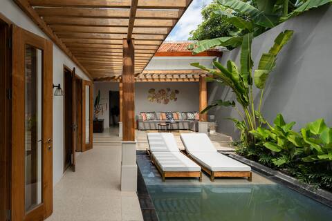 Gria Kerten, 3BR Pool Villa Solo