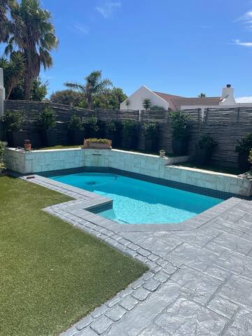 Family Home in West Beach, Blouberg gallery image 3