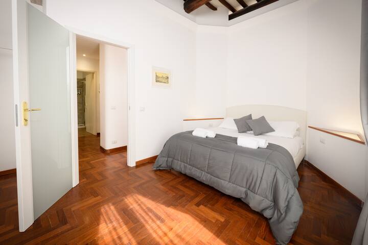 Mommy’s – Vatican House gallery image 3