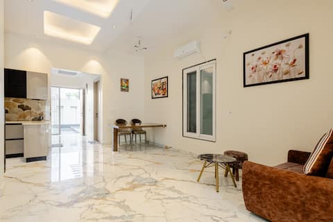 7Bhk Villa With Pool For marriage Greater Noida.