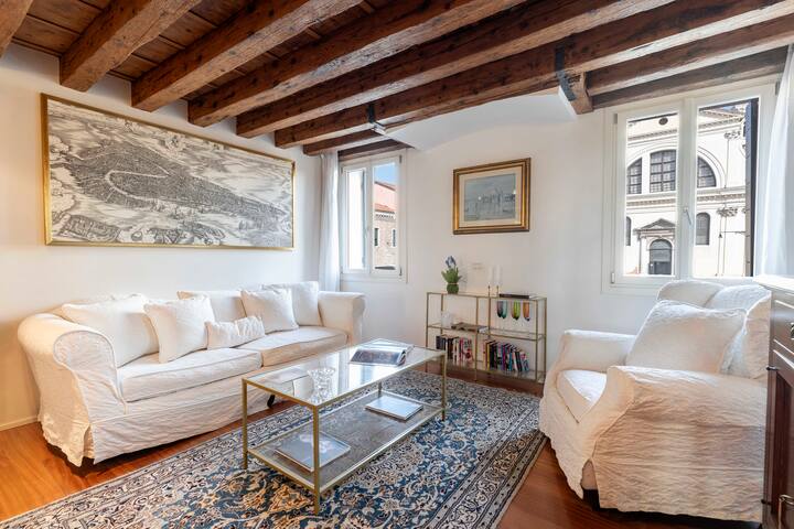 Ca’ Bruna San Trovaso Apartment gallery image 2