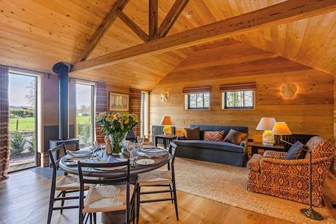 Top performing Airbnb: Luxury barn in Wiltshire countryside in Wiltshire