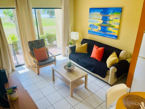 Popular Airbnb listing: Lakefront Villa:Fireworks Views, Near Attractions! in Doctor Phillips
