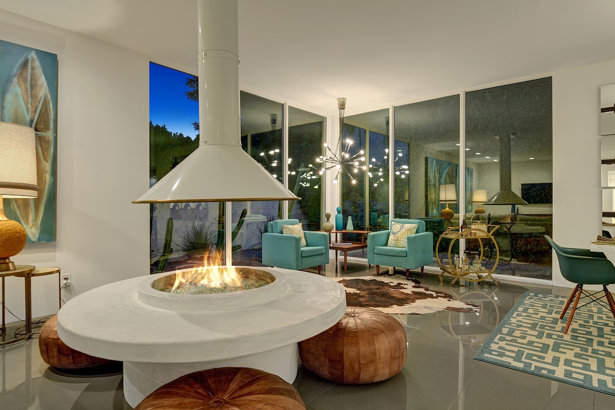 Twin Palms House — view 2