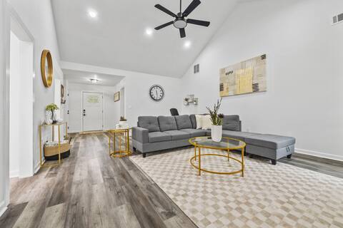 Cozy 3 BR House With Yard Near Tribble Mill Park