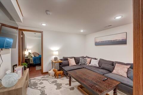 Paoli Den - Newly remodeled!
