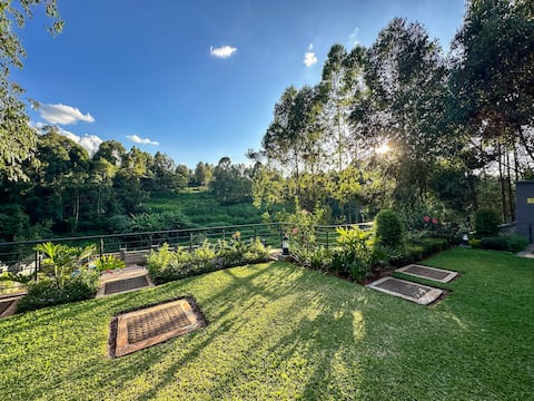 The Mood: Serene 2BD/Pool/Gym