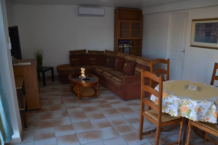 Appartement 65m² Climatisé, Ensoleillé Et Piscine - Béziers