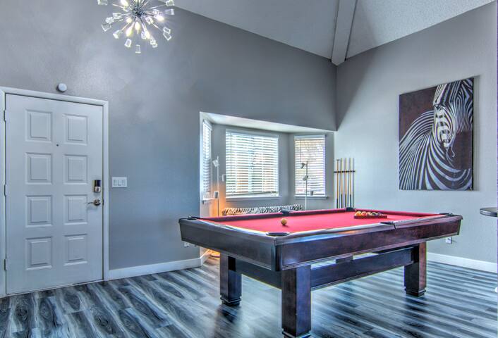 Gorgeous house with big backyard gallery image 5