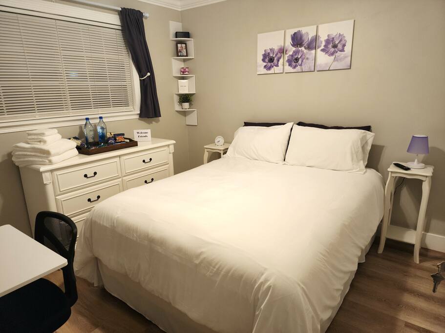 Queen Bed/Close to Disneyland & Knott's Berry Farm