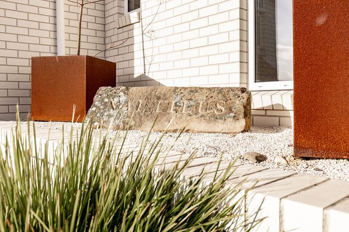 Sweeping Bay of Fires Views – RARE! gallery image 3