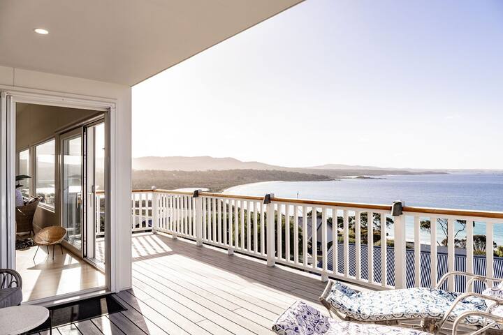 Sweeping Bay of Fires Views – RARE! gallery image 4