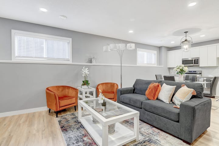 Pristine & Modern 2 Bed 2 Bath With Garage Parking - Grande Prairie