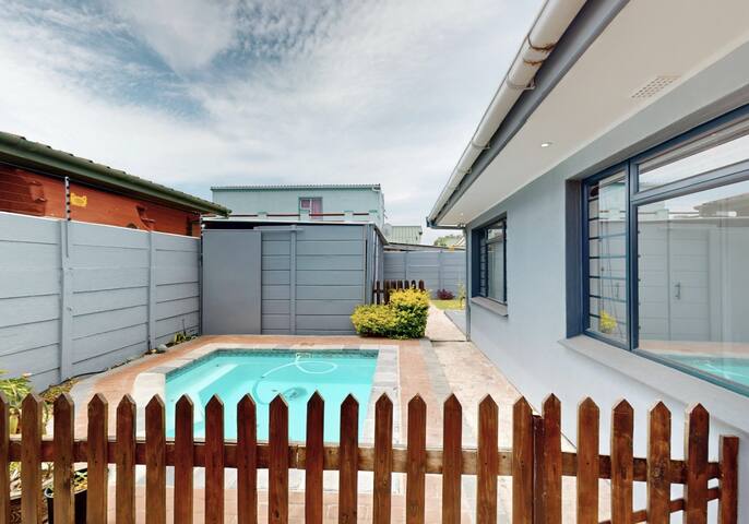 The Elephant Cottage gallery image 5