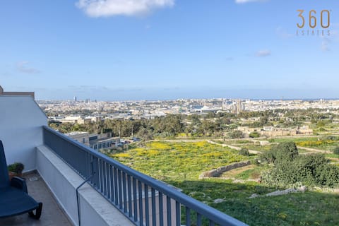 Beautiful PENT with terrace & spectacular views