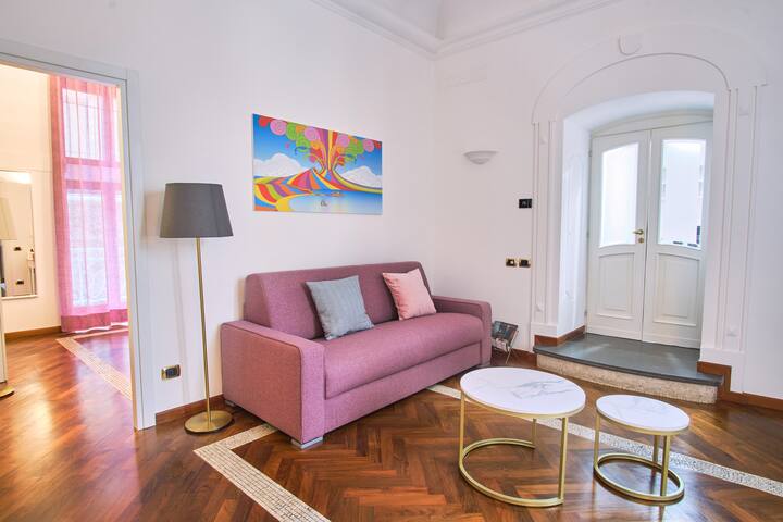 Pink Star Napoli Luxury Apartment (Napoli Chiaia) gallery image 2