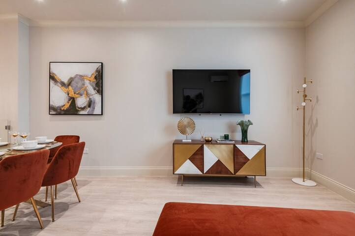 Hyde Park Suite 1 gallery image 5