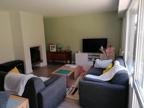 Charming peaceful 3 bedroom house Parc Expo