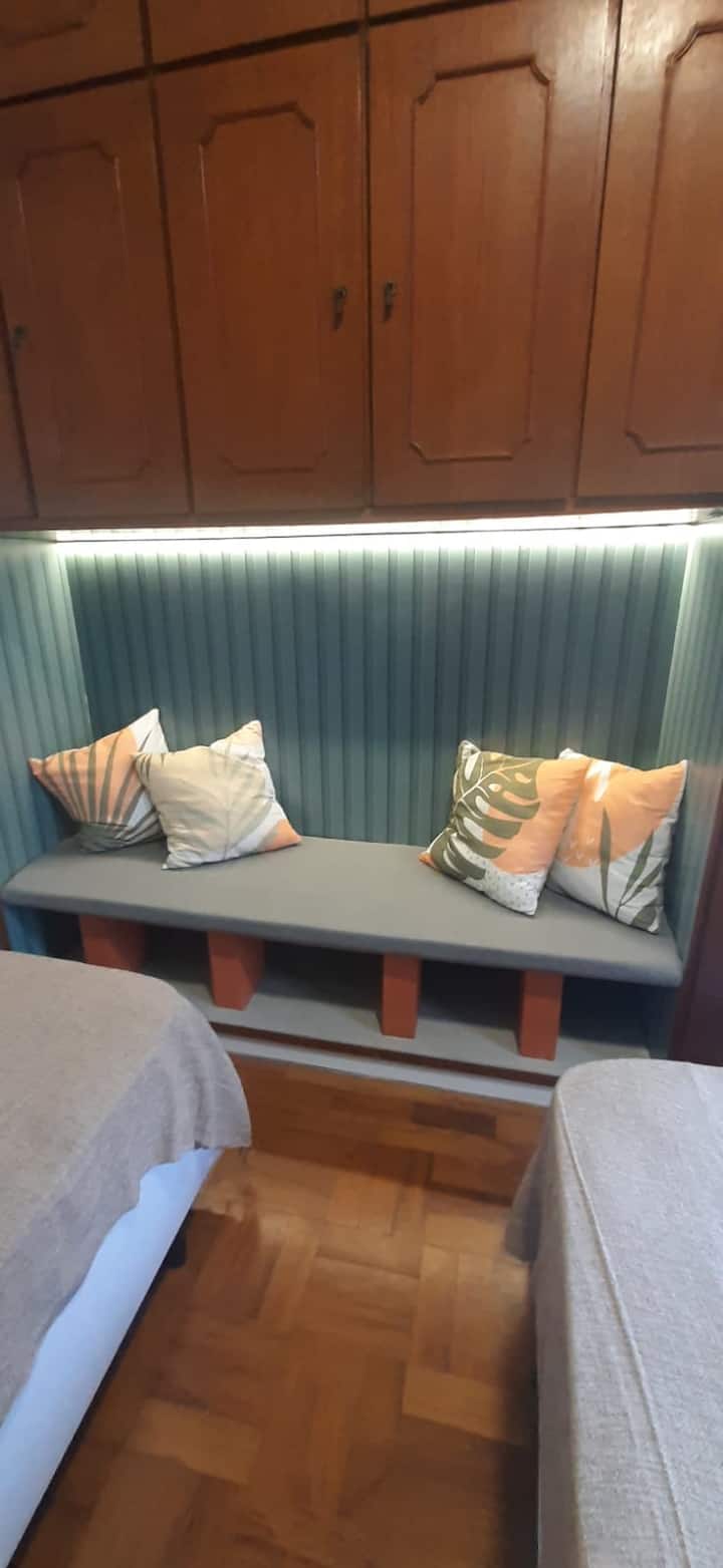 Decoração em led para criar um espaço aconchegante para leitura