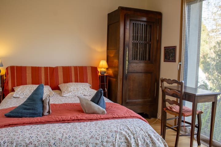 საძინებელი 1