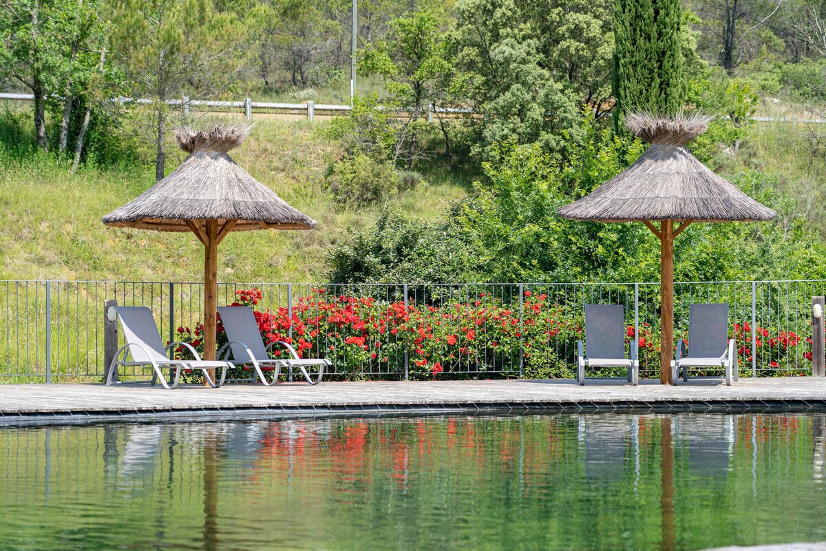 Roulotte d'Anglas — Séjour insolite avec spa à Hérault à Clermont-l'Hérault — vue depuis la terrasse