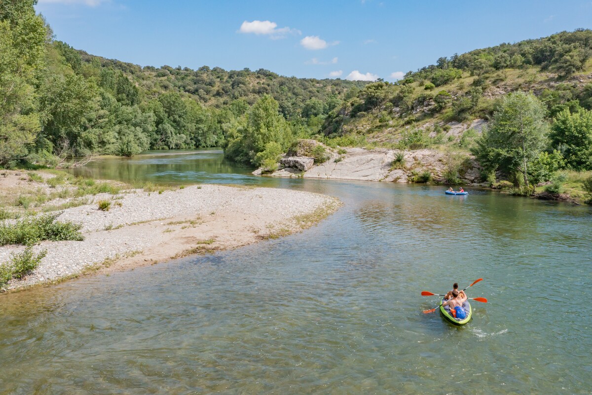 Roulotte d'Anglas — Séjour insolite avec spa à Hérault à Clermont-l'Hérault — environnement naturel