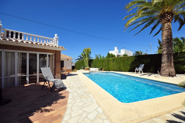 Villa Med Pool Och Utsikt Mot Hav Och Berg - Dénia