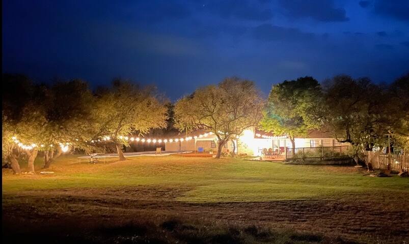 Austin Hill Country Vacation Home – Pool, Big Yard gallery image 2