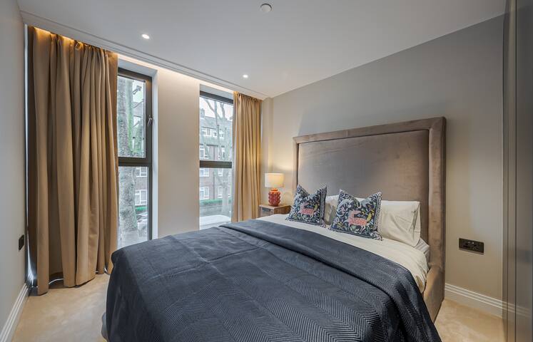 Luxury 2 bedroom Apartment in Kensington – w A/C gallery image 5