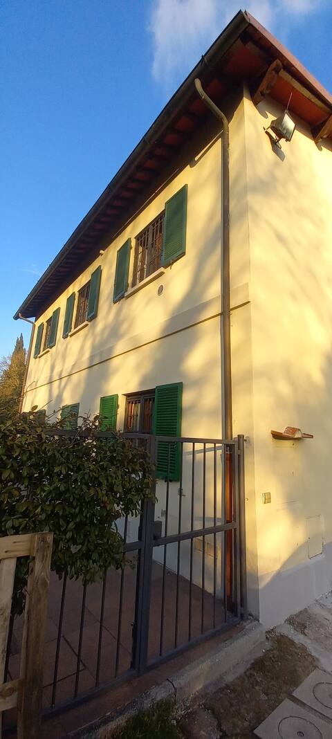 In nature at the gates of Florence