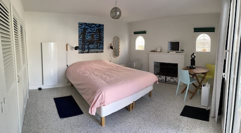 Top performing Airbnb: Room and private terrace 300 m from the beach in Biscarrosse