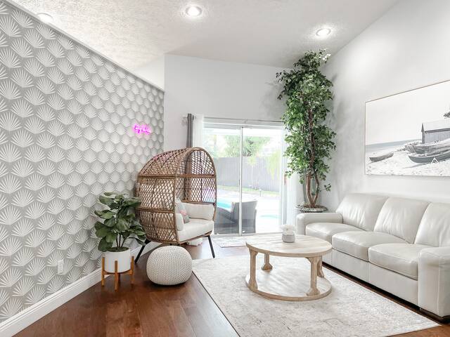 Fall Discounts-Private Heated Pool, Hot Tub, Grill gallery image 2