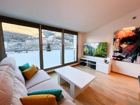 Vistas&Luz ю Zona Lycee ! 5 minutes to downtown