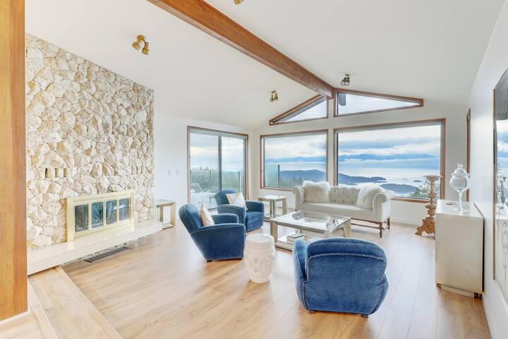 Ocean-view estate atop Mount Matheson. Sleeps 12! gallery image 5