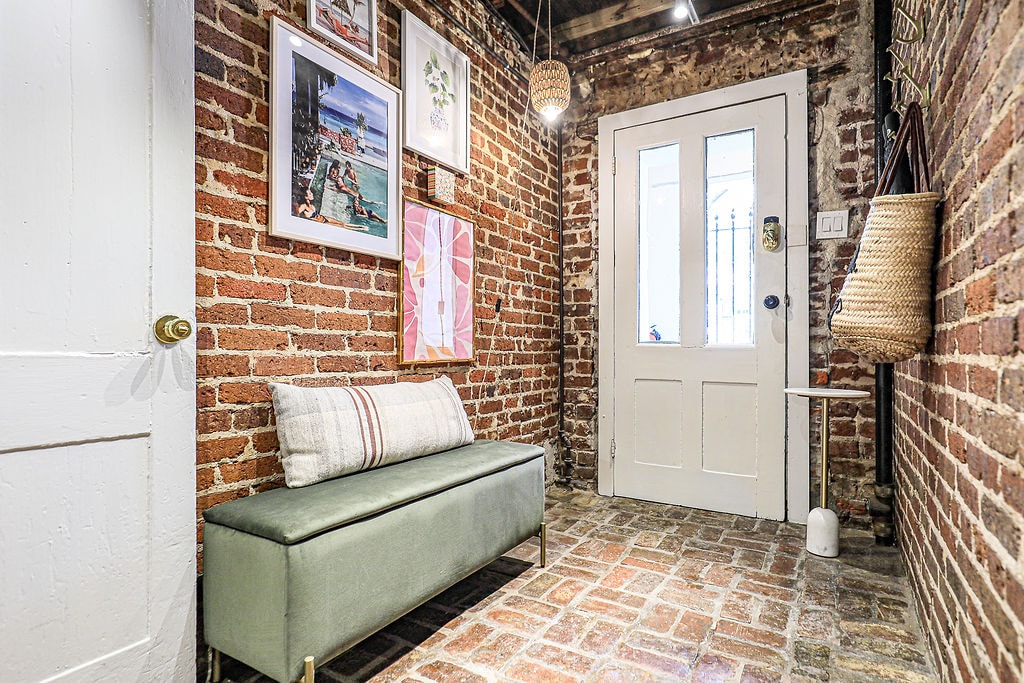 Authentic Savannah Experience in Garden Hideaway - Apartments for