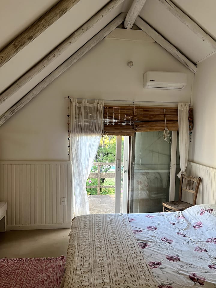 Na katu je soba u sobi 