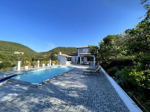 Belle villa chic avec vue en hauteur des Cévennes
