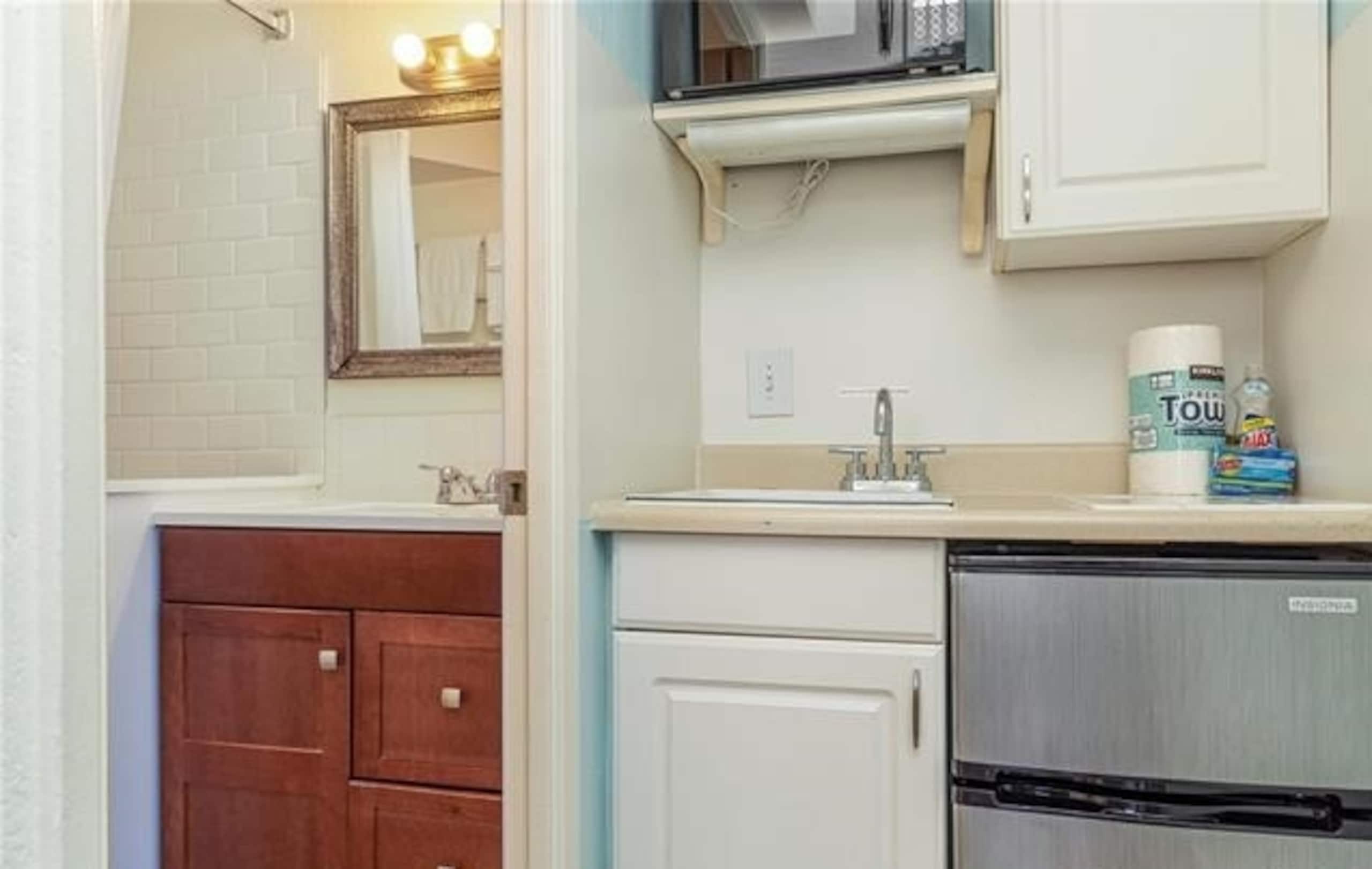 New Listing Ocean View Studio! - Photo 5