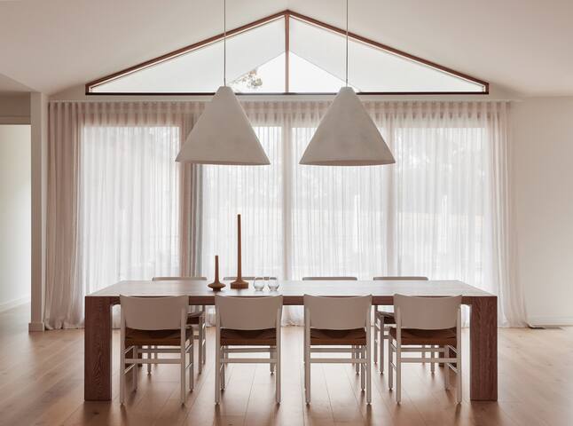 Effortless coastal luxury gallery image 4