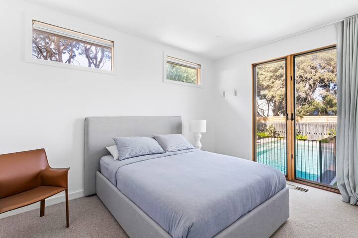 Effortless coastal luxury gallery image 5