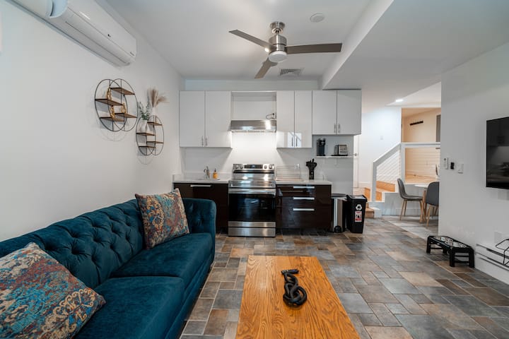 Stylish 1bd Apt With Backyard! - Hoboken, NJ
