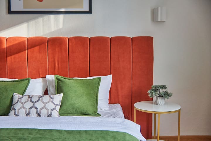Modern and Bright Suite 4