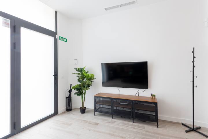 Beautiful apartment for 8 pax in Plaza Olavide gallery image 3