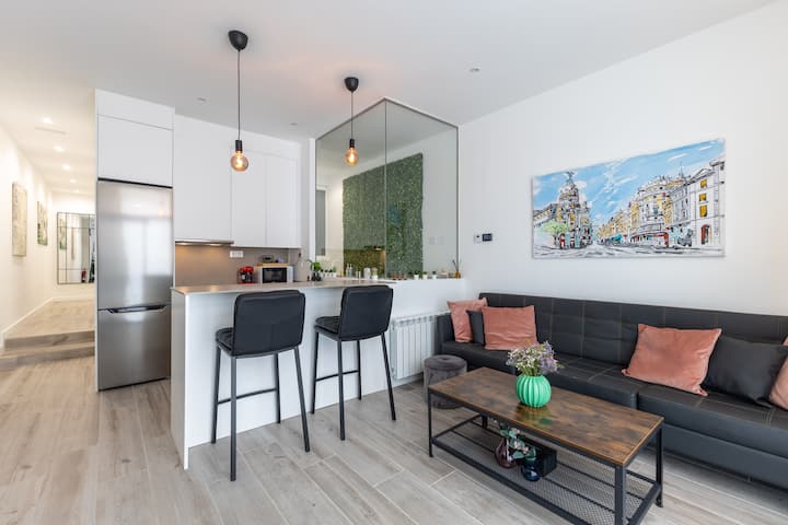 Beautiful Apartment For 8 Pax In Plaza Olavide - Madrid